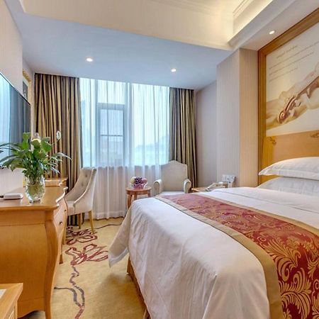 Vienna Hotel Guilin Airport Road Rongshan Exterior foto